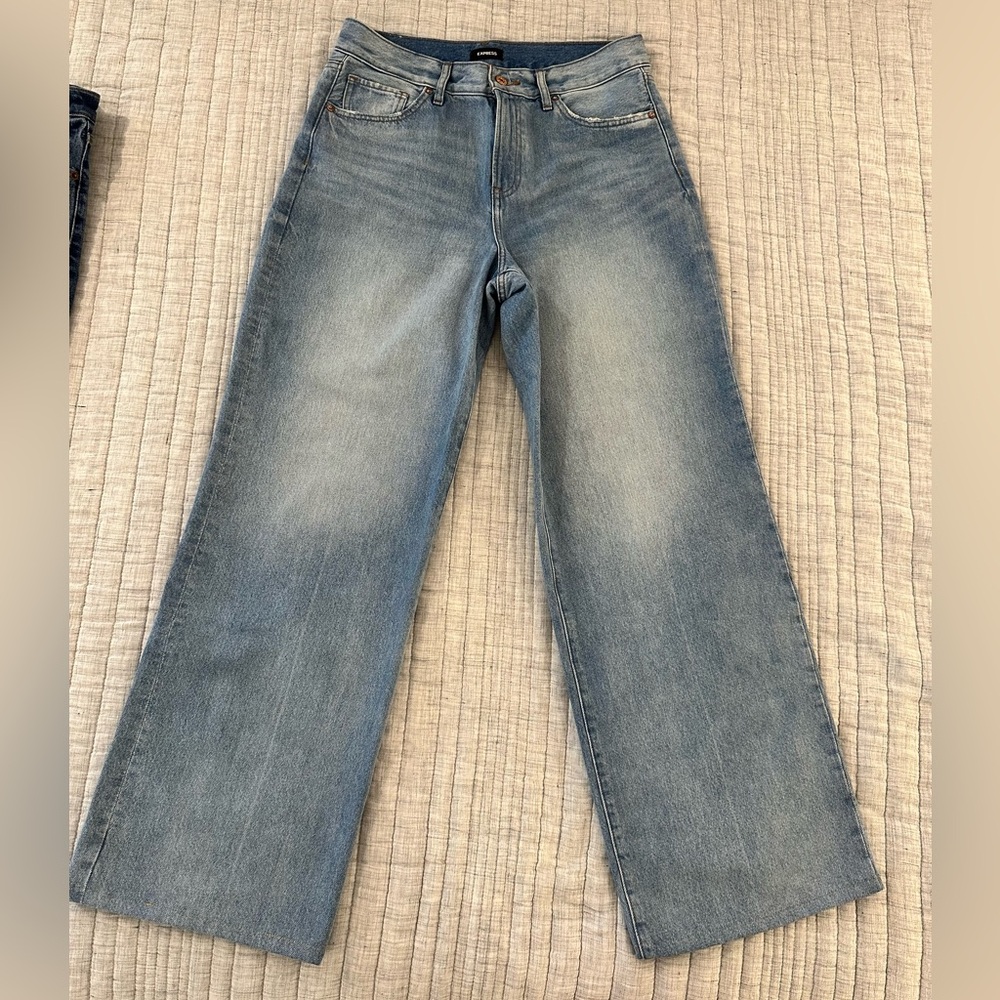 Express High Rise Wide Leg Jean Size 8 Hemmed